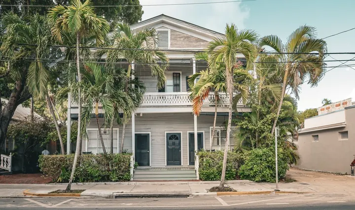 Florida house with palm trees, water heater installation Gateway Fort Myers